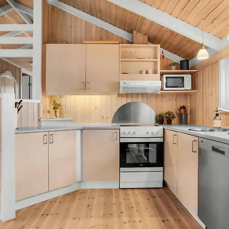 3 Bedroom Awesome In Holiday home