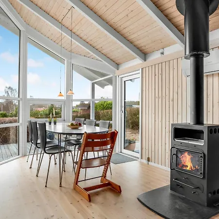 3 Bedroom Awesome In Hejls