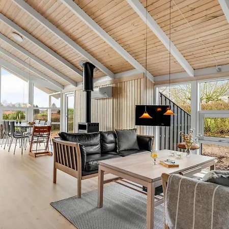 3 Bedroom Awesome In Hejls