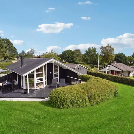 3 Bedroom Awesome In * Hejls