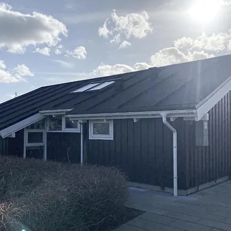 3 Bedroom Awesome In Holiday home