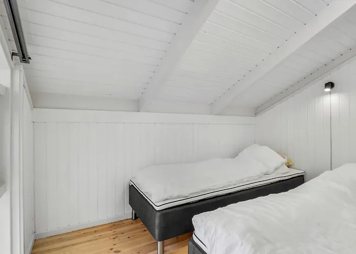 3 Bedroom Awesome In *