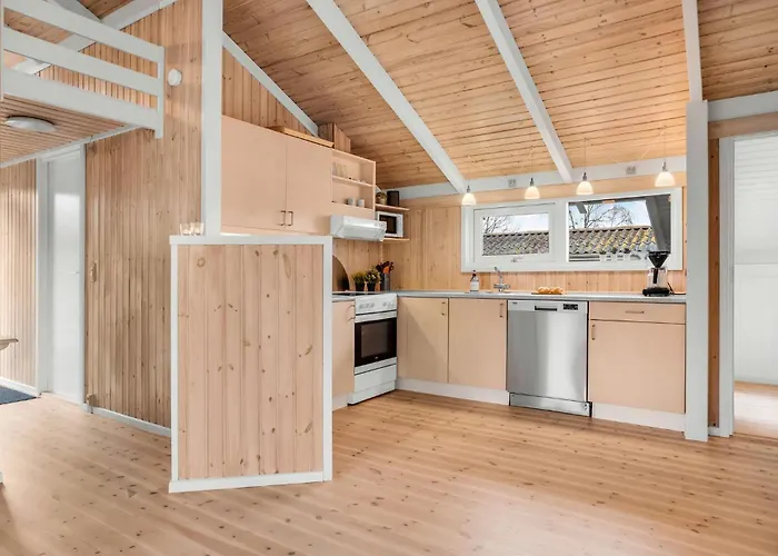 3 Bedroom Awesome In Hejls