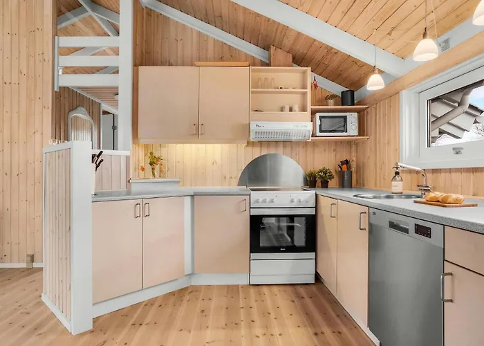 3 Bedroom Awesome In Holiday home