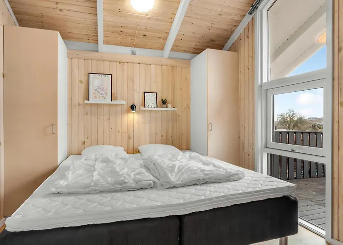 Holiday home 3 Bedroom Awesome In