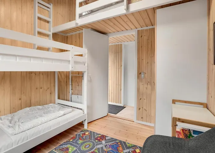 Holiday home 3 Bedroom Awesome In *