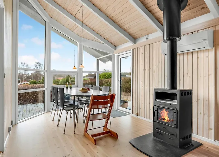 3 Bedroom Awesome In Hejls