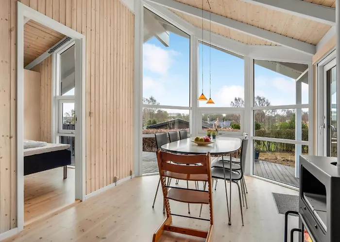 3 Bedroom Awesome In Holiday home *