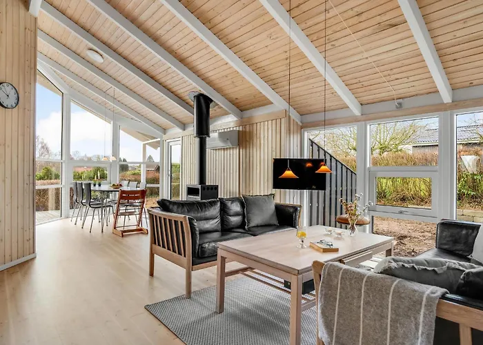 3 Bedroom Awesome In Hejls