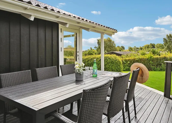 3 Bedroom Awesome In Hejls