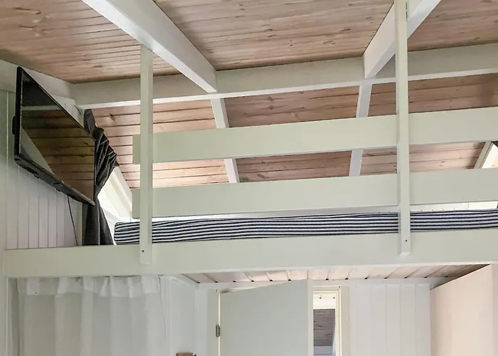 3 Bedroom Awesome In Hejls