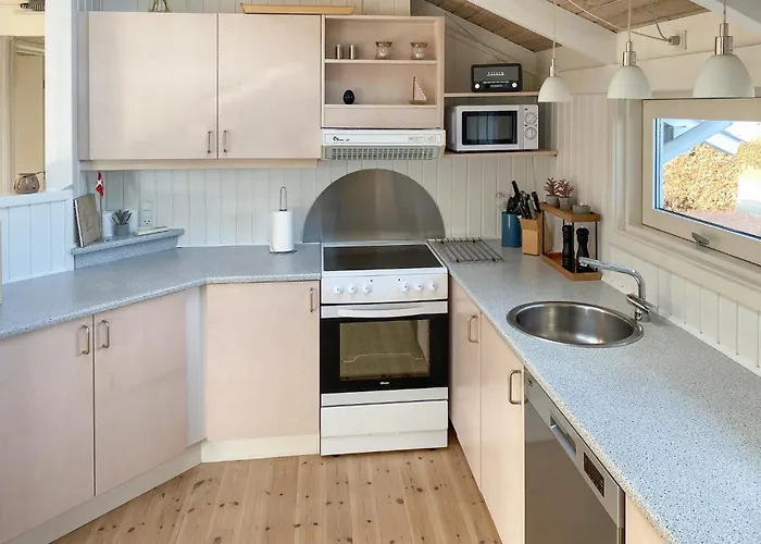 3 Bedroom Awesome In *