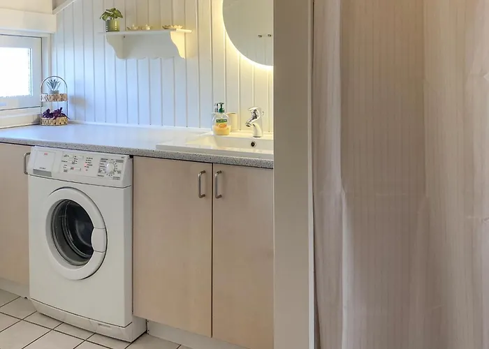 3 Bedroom Awesome In Holiday home *